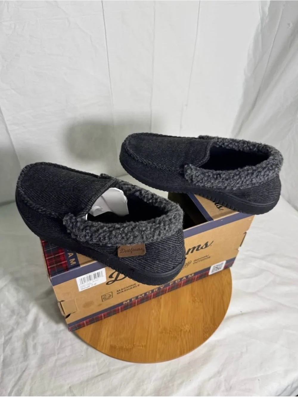 Dearfoams Men's Memory Foam Moccasin Slippers Size S 7-8 Black Gray NIB